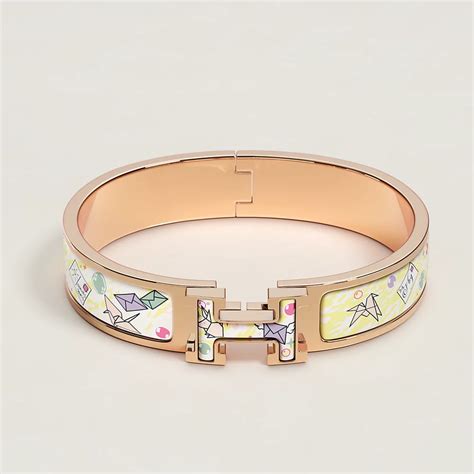 hermes horsebit embarrassment bracelet blogger outfit ideas|Hermes clic h bracelet.